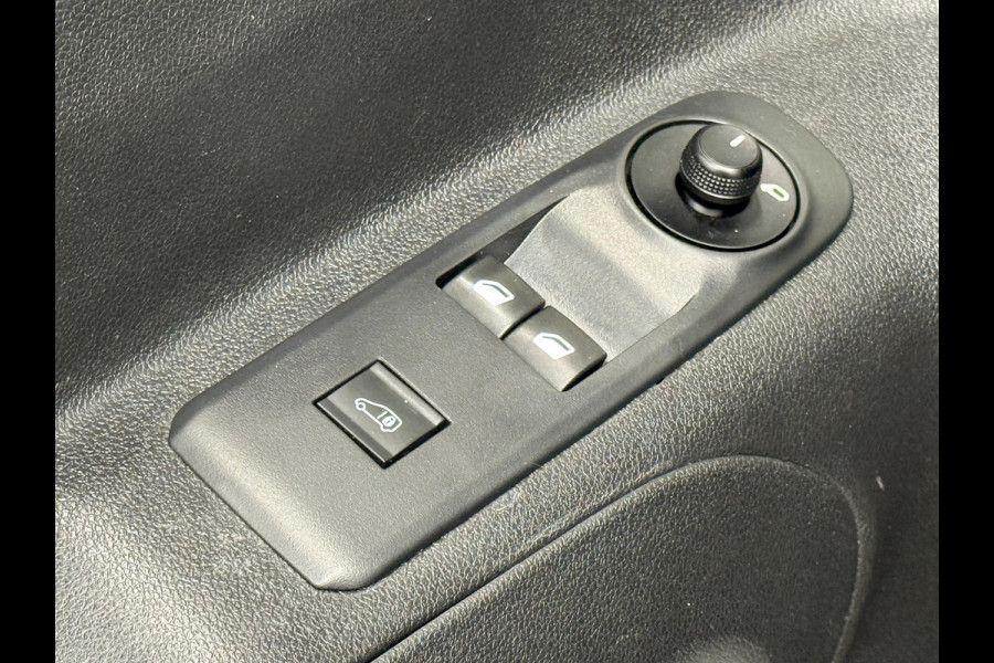 Opel Combo 1.5D L2H1 Edition Automaat Navigatie Parkeersensoren App-connect DAB+ Trekhaak