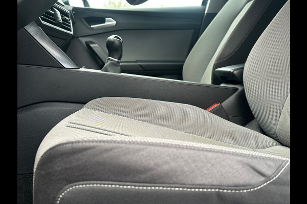 Seat Leon Sportstourer 1.5 TSI Style Launch Edition |TREKHAAK| ACC|CAMERA|