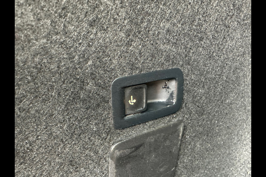 Seat Leon Sportstourer 1.5 TSI Style Launch Edition |TREKHAAK| ACC|CAMERA|