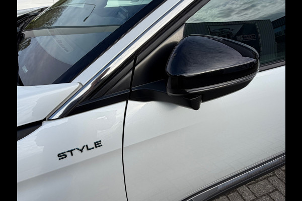 Peugeot 3008 1.2 PureTech Allure Pack Business 130 Pk | Navigatie | Cruise | Camera | Clima | 17".