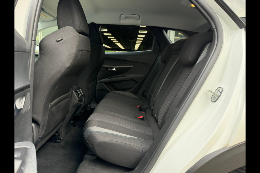 Peugeot 3008 1.2 PureTech Allure Pack Business 130 Pk | Navigatie | Cruise | Camera | Clima | 17".