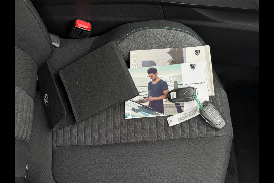 Peugeot 3008 1.2 PureTech Allure Pack Business 130 Pk | Navigatie | Cruise | Camera | Clima | 17".