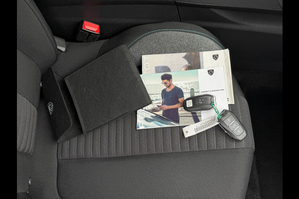 Peugeot 3008 1.2 PureTech Allure Pack Business 130 Pk | Navigatie | Cruise | Camera | Clima | 17".