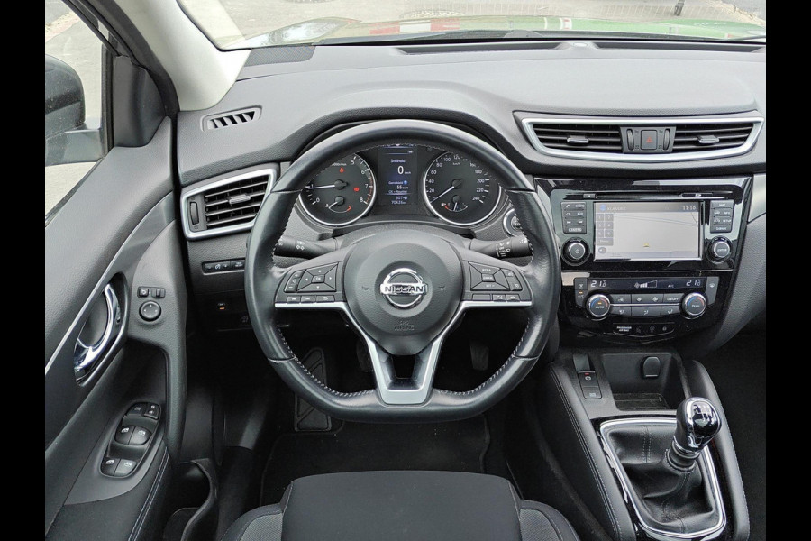 Nissan QASHQAI 1.2 N-Connecta | Navigatiesysteem | Trekhaak! | Panoramadak
