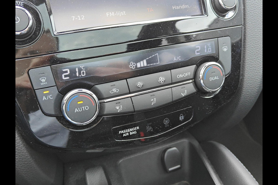 Nissan QASHQAI 1.2 N-Connecta | Navigatiesysteem | Trekhaak! | Panoramadak