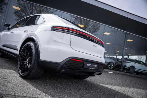 Porsche Macan 100 kWh ** Panodak ** 22inch ** BOSE ** Rijbereik 588km (WLTP) NL-auto ** NAP!!