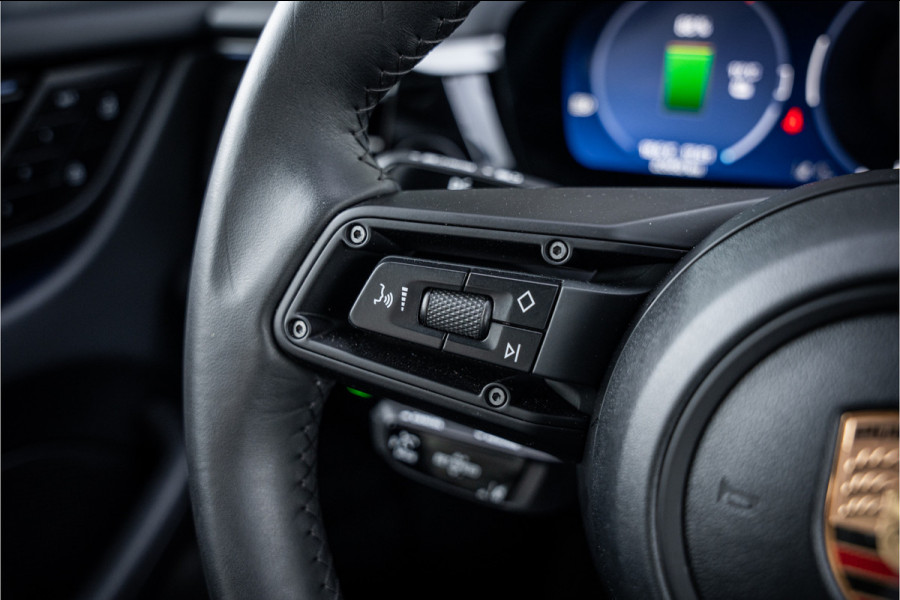 Porsche Macan 100 kWh ** Panodak ** 22inch ** BOSE ** Rijbereik 588km (WLTP) NL-auto ** NAP!!