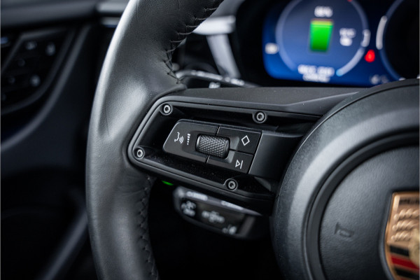 Porsche Macan 100 kWh ** Panodak ** 22inch ** BOSE ** Rijbereik 588km (WLTP) NL-auto ** NAP!!