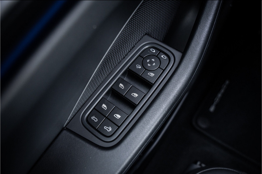 Porsche Macan 100 kWh ** Panodak ** 22inch ** BOSE ** Rijbereik 588km (WLTP) NL-auto ** NAP!!