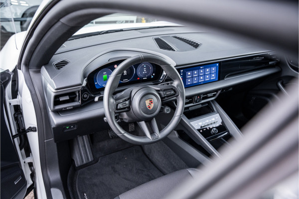Porsche Macan 100 kWh ** Panodak ** 22inch ** BOSE ** Rijbereik 588km (WLTP) NL-auto ** NAP!!