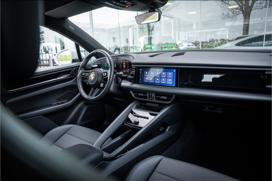 Porsche Macan 100 kWh ** Panodak ** 22inch ** BOSE ** Rijbereik 588km (WLTP) NL-auto ** NAP!!