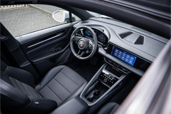 Porsche Macan 100 kWh ** Panodak ** 22inch ** BOSE ** Rijbereik 588km (WLTP) NL-auto ** NAP!!