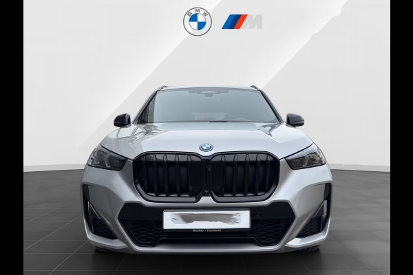 BMW X1 xDrive30e M-SPORT PRO ** LED, M-SPORTST, PANORAMA, TREKH, 20-inch LMV, HuD, ACC ** 1e EIG - ZEER EXCL ** ** INFORMEER OOK NAAR ONZE AANTREKKELIJKE FINANCIAL-LEASE TARIEVEN **
