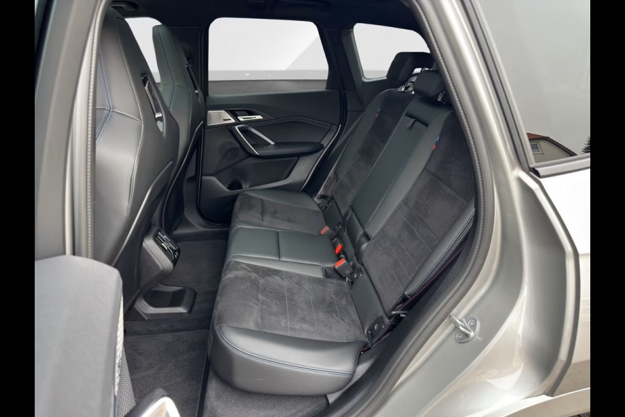 BMW X1 xDrive30e M-SPORT PRO ** LED, M-SPORTST, PANORAMA, TREKH, 20-inch LMV, HuD, ACC ** 1e EIG - ZEER EXCL ** ** INFORMEER OOK NAAR ONZE AANTREKKELIJKE FINANCIAL-LEASE TARIEVEN **