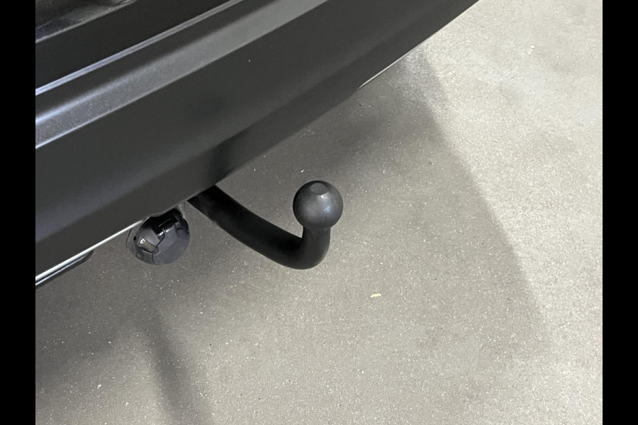 Nissan QASHQAI 1.3 DIG-T N-Connecta Trekhaak | Panoramadak | 360 camera | Stoelverwarming | Navigatie | Cruise control | Keyless