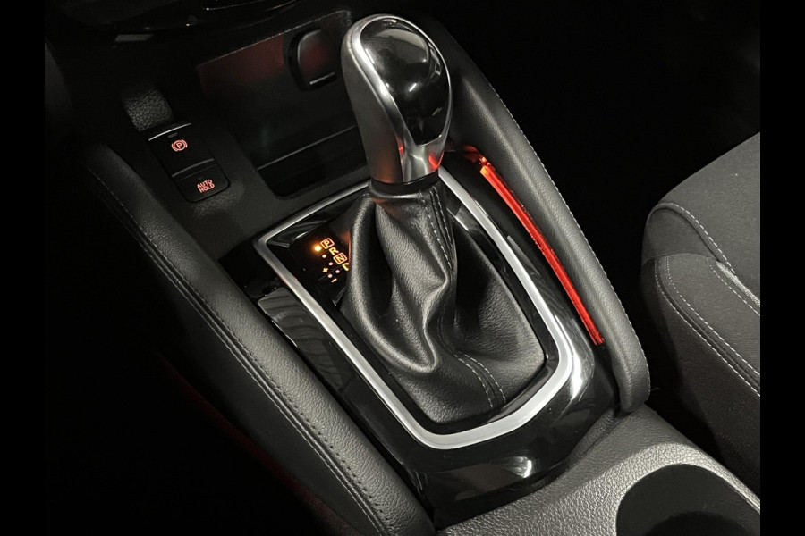 Nissan QASHQAI 1.3 DIG-T N-Connecta Trekhaak | Panoramadak | 360 camera | Stoelverwarming | Navigatie | Cruise control | Keyless