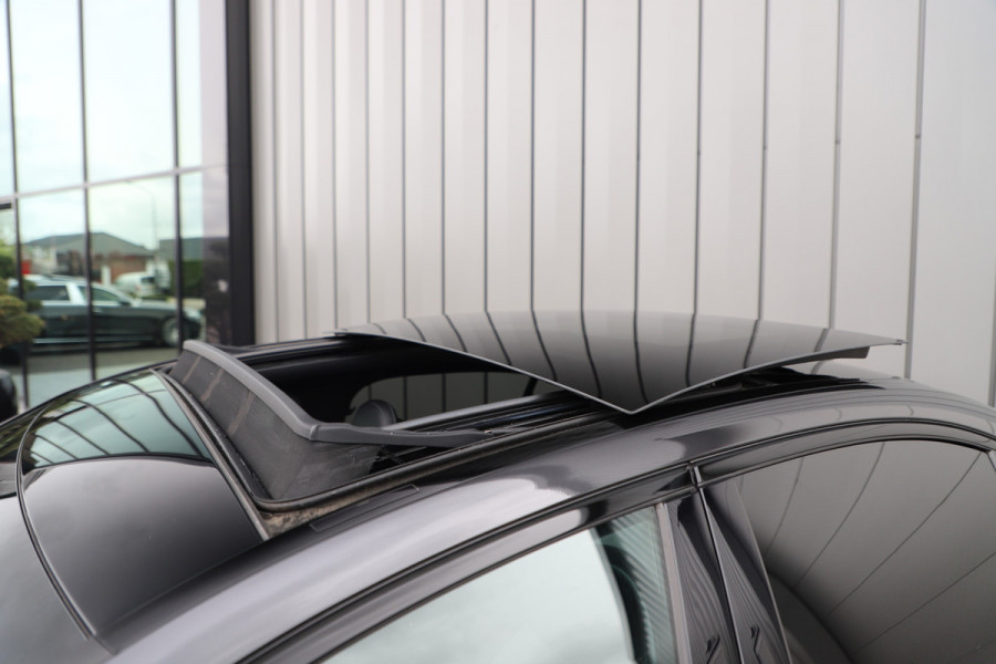 Mercedes-Benz C-Klasse 300e AMG | 313PK | Head-up | Keyless-go | Pano | Digital-light | Sfeerverlichting | Standkachel | Leder | 2022.