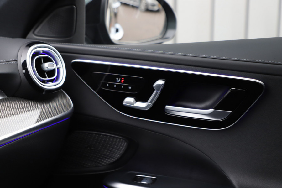 Mercedes-Benz C-Klasse 300e AMG | 313PK | Head-up | Keyless-go | Pano | Digital-light | Sfeerverlichting | Standkachel | Leder | 2022.