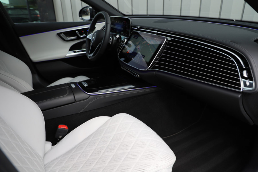 Mercedes-Benz E-Klasse 300e Exclusive line | 313PK | Massage | Luchtvering | Achterasbesturing | Burmester 4D | Leder exclusief | Digital-light | Distr
