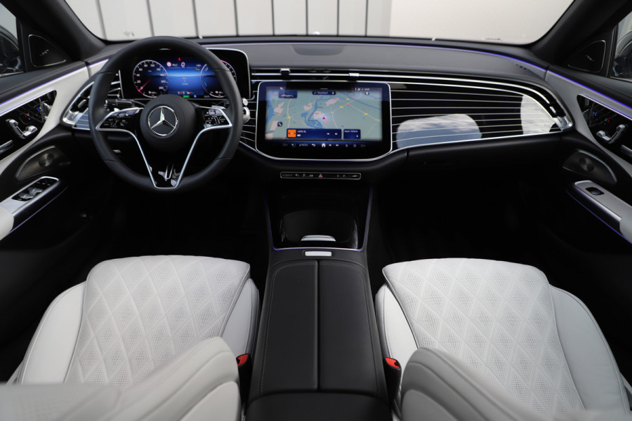 Mercedes-Benz E-Klasse 300e Exclusive line | 313PK | Massage | Luchtvering | Achterasbesturing | Burmester 4D | Leder exclusief | Digital-light | Distr