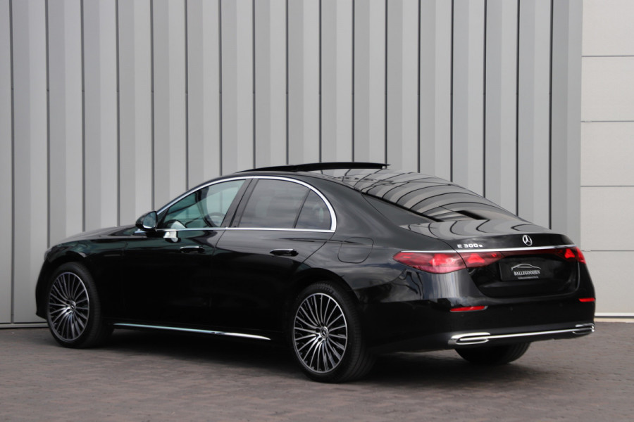 Mercedes-Benz E-Klasse 300e Exclusive line | 313PK | Massage | Luchtvering | Achterasbesturing | Burmester 4D | Leder exclusief | Digital-light | Distr