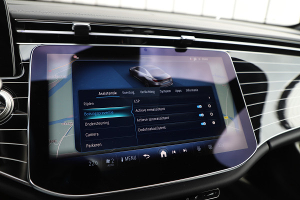 Mercedes-Benz E-Klasse 300e Exclusive line | 313PK | Massage | Luchtvering | Achterasbesturing | Burmester 4D | Leder exclusief | Digital-light | Distr