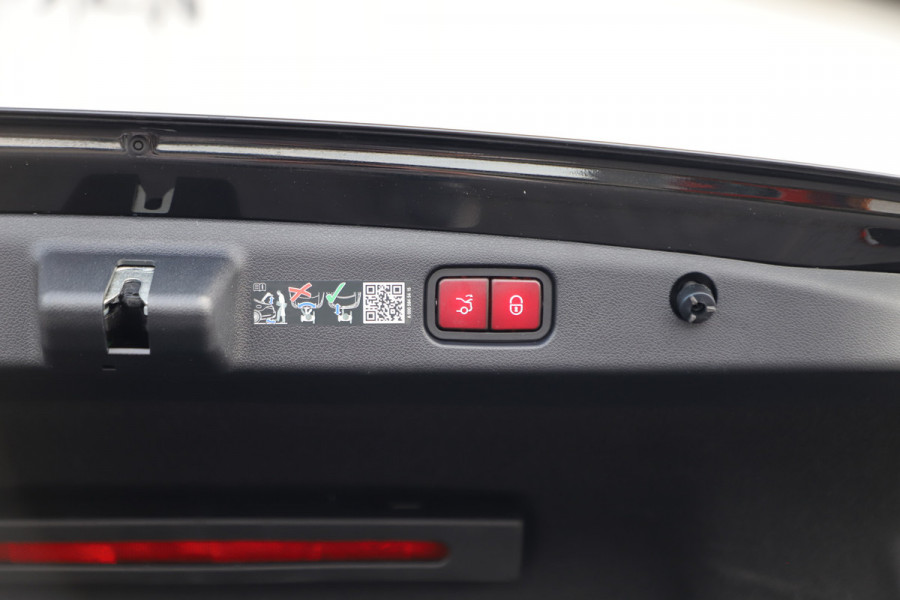 Mercedes-Benz E-Klasse 300e Exclusive line | 313PK | Massage | Luchtvering | Achterasbesturing | Burmester 4D | Leder exclusief | Digital-light | Distr