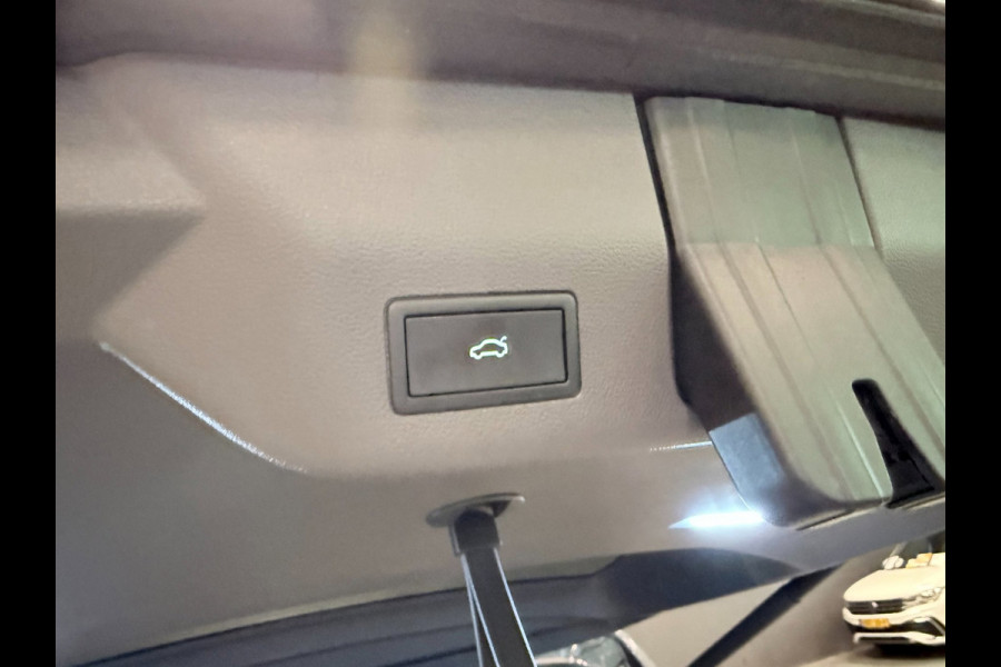 Volkswagen Multivan 1.4 eHybrid Energetic 7P PANO/NAVI/H-UP/V-COCKPIT/7X STOELVERW/CAM/H-LEDER/SFEERVERL/STUURVERW///