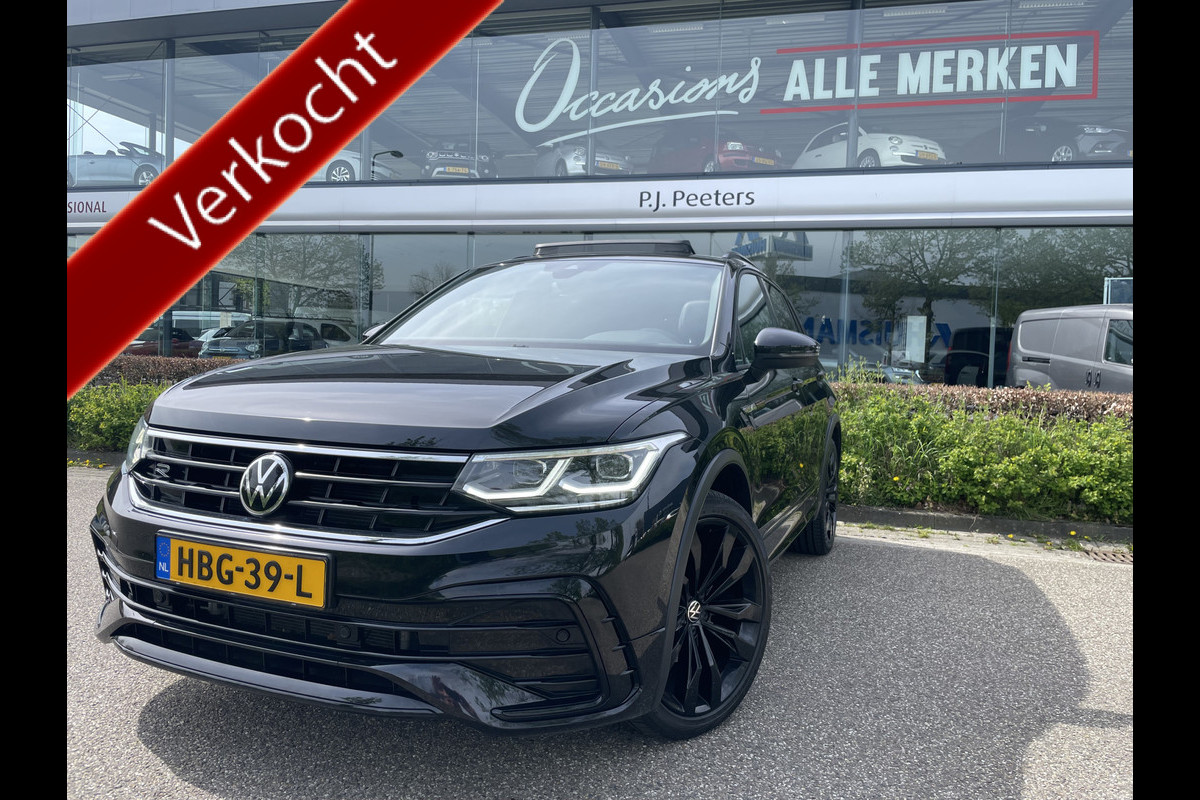 Volkswagen Tiguan 1.5 TSI 2x R-line Achteruitrijcamera - Virtual dashboard - Apple carplay - Navigatie - Parkeersensoren - Licht metalen velgen 20 inch - Mistlampen - Dakrails - IQ light - Hill hold functie - Radio - Extra getint glas - Lederen bekleding - Stuur multifunctioneel - Stoelverwarming - stuurverwarming - Regensensor - Bluetooth