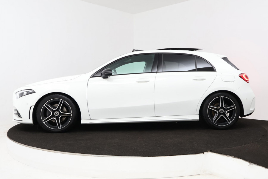 Mercedes-Benz A-Klasse 180 Business Solution AMG (PANORAMADAK, STOELVERWARMING, PDC, CAMERA, NAVIGATIE)