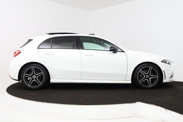 Mercedes-Benz A-Klasse 180 Business Solution AMG (PANORAMADAK, STOELVERWARMING, PDC, CAMERA, NAVIGATIE)
