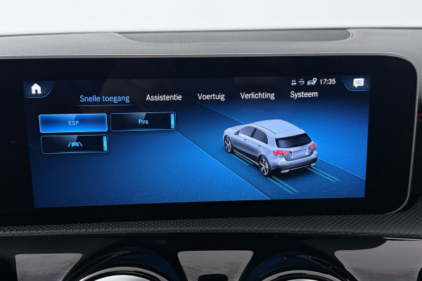 Mercedes-Benz A-Klasse 180 Business Solution AMG (PANORAMADAK, STOELVERWARMING, PDC, CAMERA, NAVIGATIE)