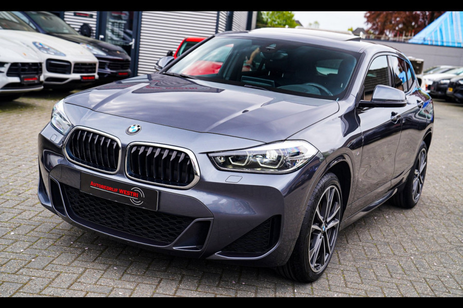 BMW X2 XDrive20i High Executive | Stoelverwarming | Panorama | Head Up Display | M Sport onderstel | M Sport pakket