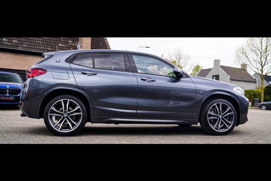 BMW X2 XDrive20i High Executive | Stoelverwarming | Panorama | Head Up Display | M Sport onderstel | M Sport pakket
