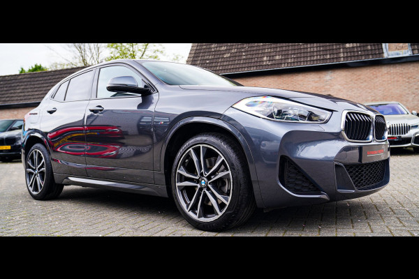 BMW X2 XDrive20i High Executive | Stoelverwarming | Panorama | Head Up Display | M Sport onderstel | M Sport pakket