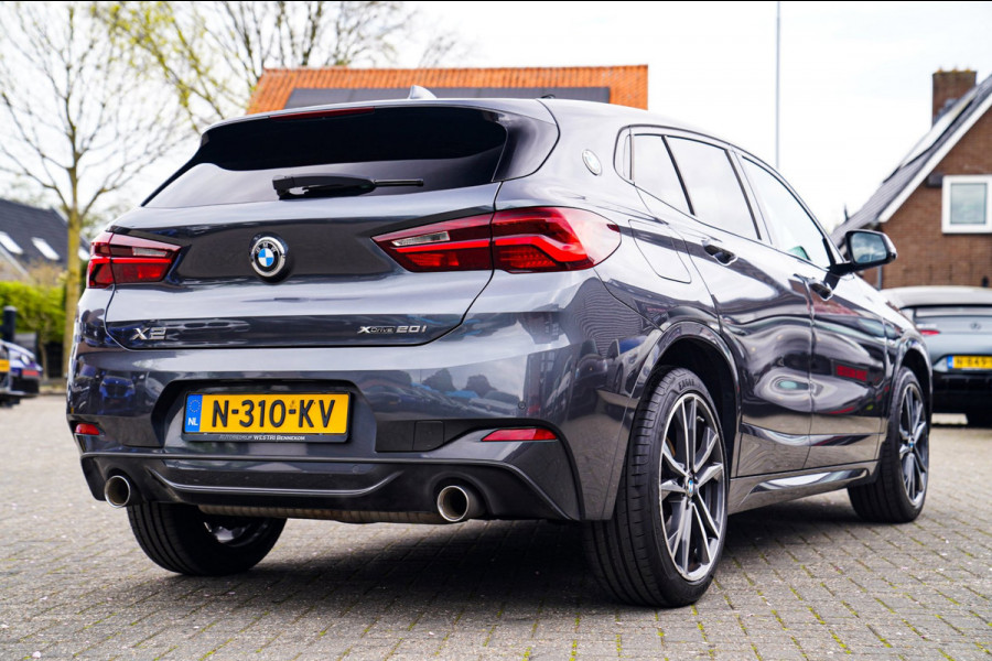 BMW X2 XDrive20i High Executive | Stoelverwarming | Panorama | Head Up Display | M Sport onderstel | M Sport pakket