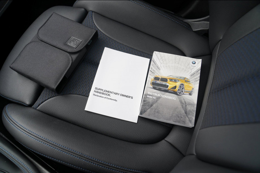 BMW X2 XDrive20i High Executive | Stoelverwarming | Panorama | Head Up Display | M Sport onderstel | M Sport pakket