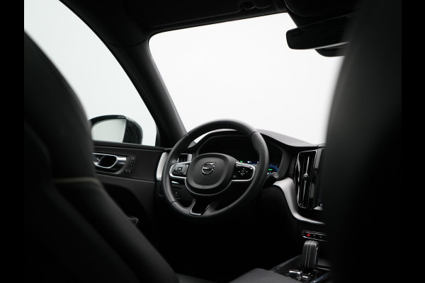 Volvo XC60 T8 AWD Plus Dark LONG RANGE PHEV 456pk Dealer O.H | Panodak | 360 Camera | Adaptive Cruise | Head Up | Adaptieve Full LED Koplampen |  Sportstoelen Memory & Verwarmd | Google Assistant | Apple Carplay | Keyless | Navigatie | Virtual | DAB |  Plug In Hybrid |