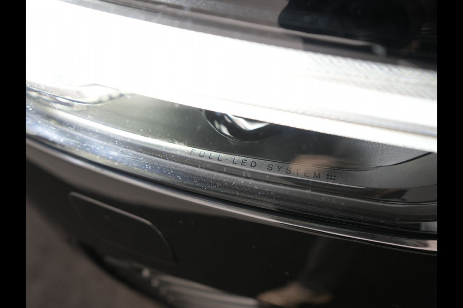 Volvo XC60 T8 AWD Plus Dark LONG RANGE PHEV 456pk Dealer O.H | Panodak | 360 Camera | Adaptive Cruise | Head Up | Adaptieve Full LED Koplampen |  Sportstoelen Memory & Verwarmd | Google Assistant | Apple Carplay | Keyless | Navigatie | Virtual | DAB |  Plug In Hybrid |