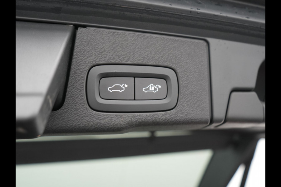 Volvo XC60 T8 AWD Plus Dark LONG RANGE PHEV 456pk Dealer O.H | Panodak | 360 Camera | Adaptive Cruise | Head Up | Adaptieve Full LED Koplampen |  Sportstoelen Memory & Verwarmd | Google Assistant | Apple Carplay | Keyless | Navigatie | Virtual | DAB |  Plug In Hybrid |
