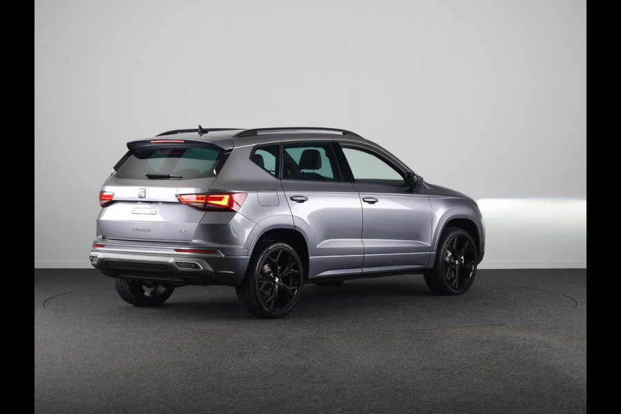 Seat Ateca 1.5 TSI FR Business Intense | SEAT Audio System | Velgen 'Exclusive Glossy Black', 19 inch | Kuipstoelen, Dinamica Aurora Blue (suede look) | Verwambare voorstoelen + Stuurwiel | Reservewiel 18" staal