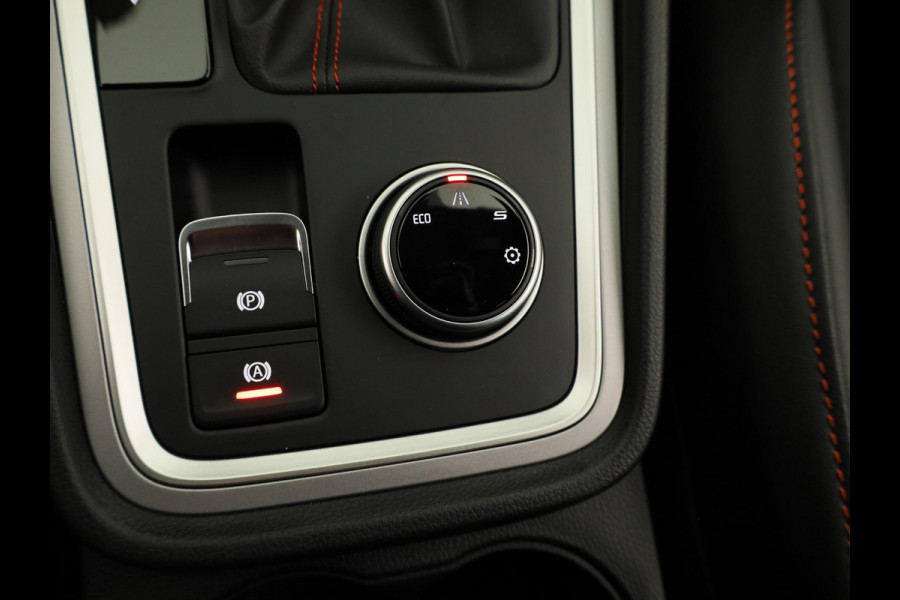 Seat Ateca 1.5 TSI FR Business Intense | SEAT Audio System | Velgen 'Exclusive Glossy Black', 19 inch | Kuipstoelen, Dinamica Aurora Blue (suede look) | Verwambare voorstoelen + Stuurwiel | Reservewiel 18" staal