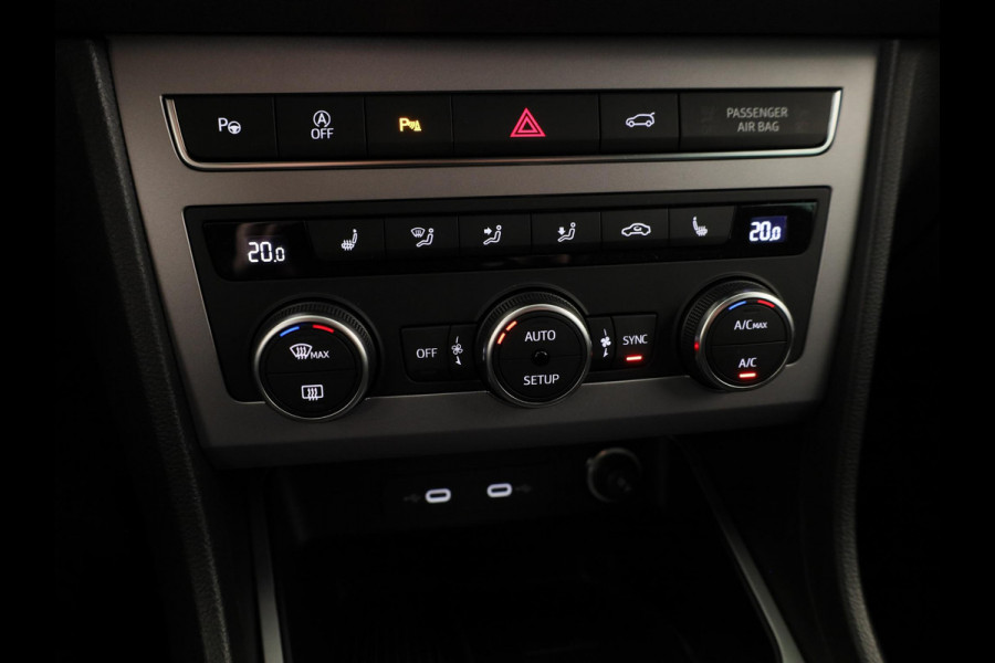 Seat Ateca 1.5 TSI FR Business Intense | SEAT Audio System | Velgen 'Exclusive Glossy Black', 19 inch | Kuipstoelen, Dinamica Aurora Blue (suede look) | Verwambare voorstoelen + Stuurwiel | Reservewiel 18" staal