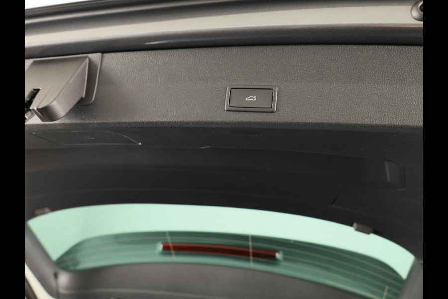 Seat Ateca 1.5 TSI FR Business Intense | Velgen 'Exclusive Glossy Black', 19 inch | Kuipstoelen, Dinamica Aurora Blue (suede look) | Verwambare voorstoelen + Stuurwiel | Draadloze Carplay