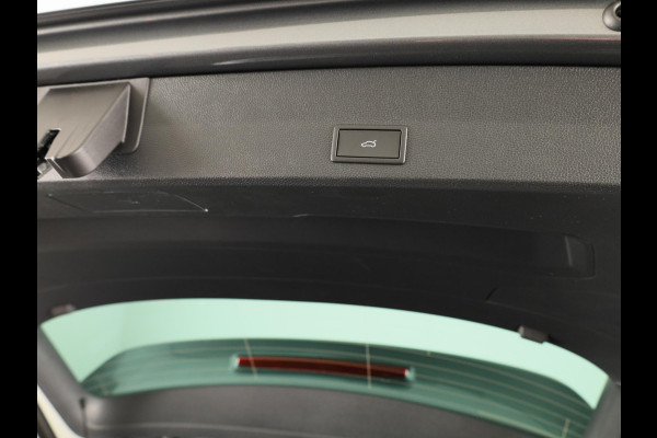 Seat Ateca 1.5 TSI FR Business Intense | Velgen 'Exclusive Glossy Black', 19 inch | Kuipstoelen, Dinamica Aurora Blue (suede look) | Verwambare voorstoelen + Stuurwiel | Draadloze Carplay