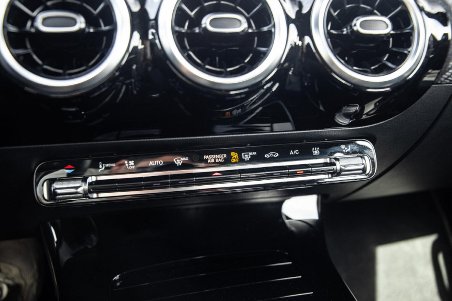 Mercedes-Benz A-Klasse 250 e Business Line CARPLAY / CAMERA / LEER / DEALER ONDERHOUDEN