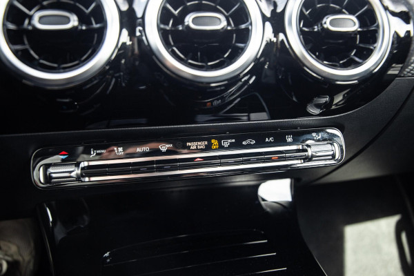 Mercedes-Benz A-Klasse 250 e Business Line CARPLAY / CAMERA / LEER / DEALER ONDERHOUDEN