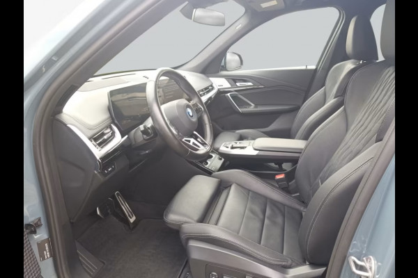 BMW X1 xDrive30e M-SPORT ** LED, LEDER, DR. ASS+, MEMORY, TREKH, 20-inch LMV, H&K SOUND ** 1e EIG - UNFALLFREI ** ** INFORMEER OOK NAAR ONZE AANTREKKELIJKE FINANCIAL-LEASE TARIEVEN **