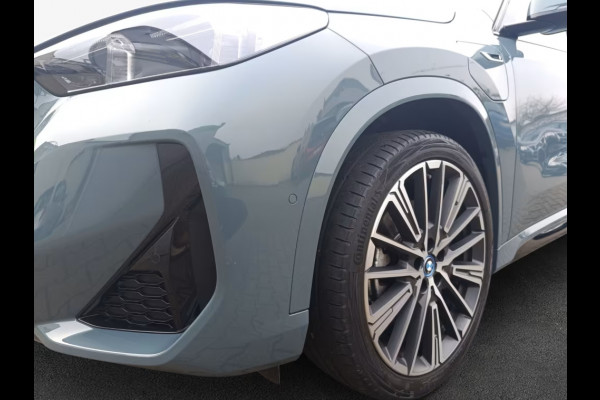 BMW X1 xDrive30e M-SPORT ** LED, LEDER, DR. ASS+, MEMORY, TREKH, 20-inch LMV, H&K SOUND ** 1e EIG - UNFALLFREI ** ** INFORMEER OOK NAAR ONZE AANTREKKELIJKE FINANCIAL-LEASE TARIEVEN **