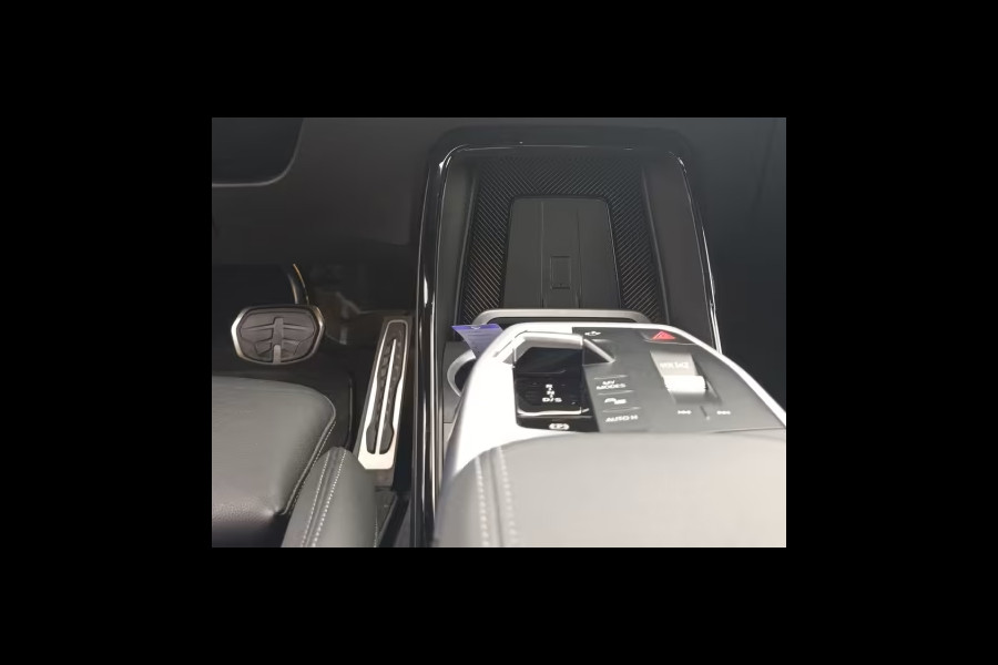 BMW X1 xDrive30e M-SPORT ** LED, LEDER, DR. ASS+, MEMORY, TREKH, 20-inch LMV, H&K SOUND ** 1e EIG - UNFALLFREI ** ** INFORMEER OOK NAAR ONZE AANTREKKELIJKE FINANCIAL-LEASE TARIEVEN **